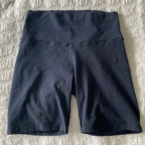 Aritzia Biker Shorts 7”